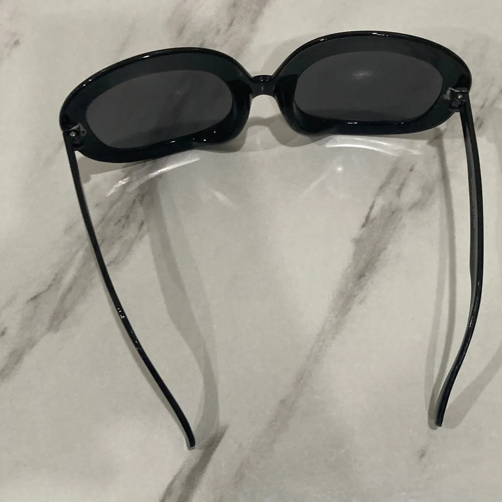 Rhinestone-Embellished Black Oversized Women's Sunglasses - Picture 10 of 16